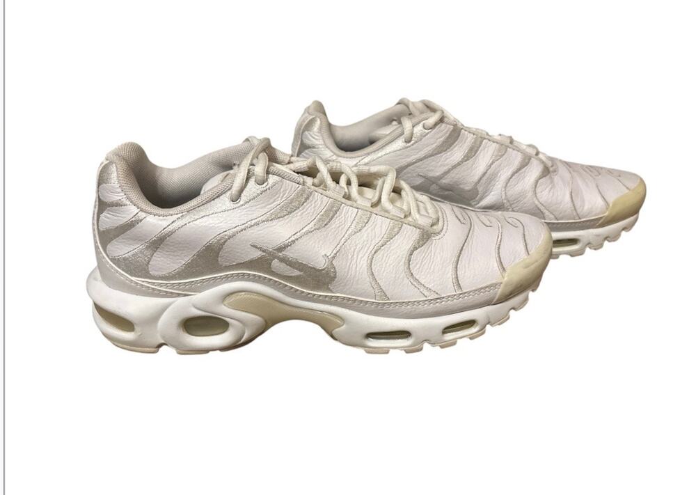 Nike Air Max plus TN triple white mens size 8. Leather upper, AJ2029-100
